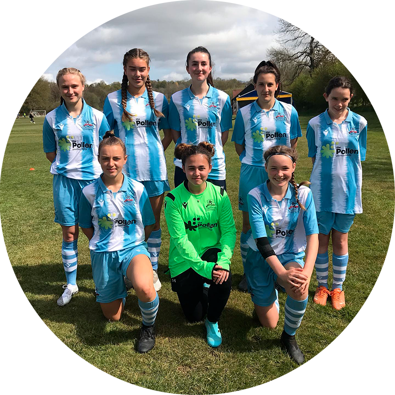 claremont_football_girls_team