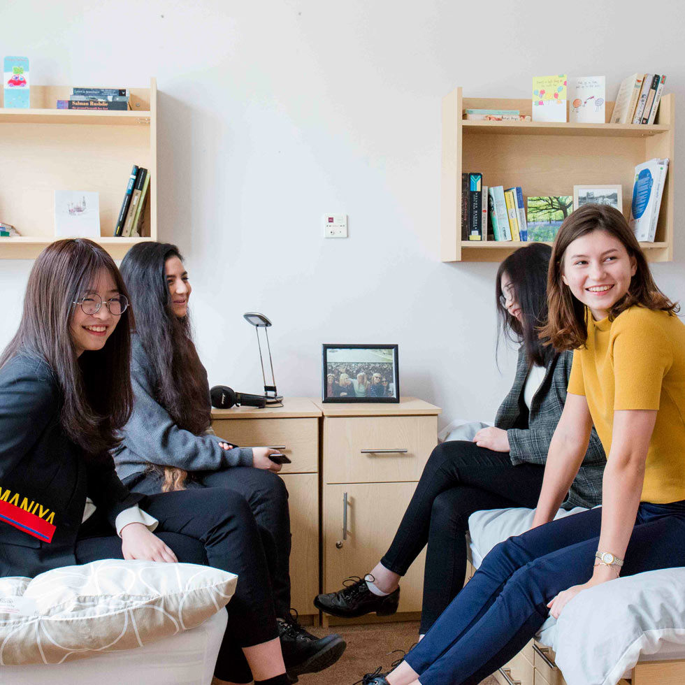 claremont_slider_boarding_2_m